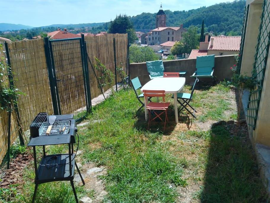 Maison 4 Pers Avec Jardin Au Pied Des Montagnes Ria Exterior foto